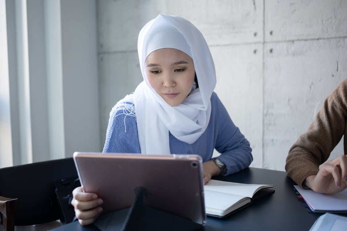 memilih asuransi syariah